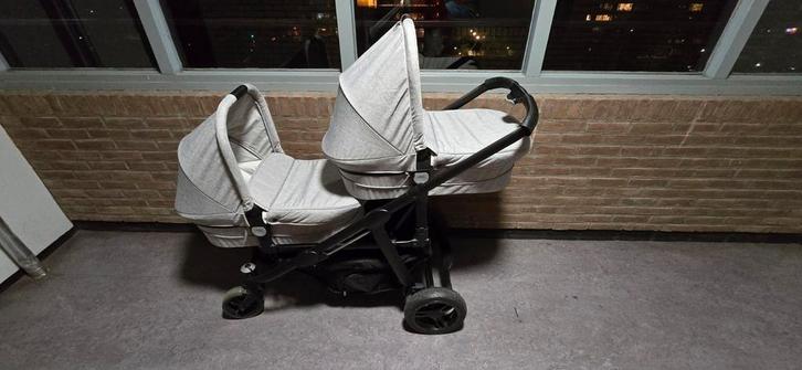 Mooie topmark duo kinderwagen net 1 jaar oud, Kinderen en Baby's, Tweelingen en Meerlingen, Zo goed als nieuw, Kinderwagen of Buggy