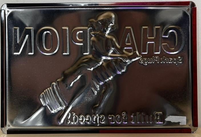 Champion Bougie pinup relief reclamebord van metaal deco, Verzamelen, Reclamebord, Info@deconoord.nl, Deco Noord, Nieuw