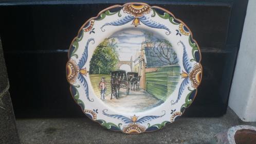 Fries WANDBORD aardewerk schotel bord 34cm polychroom Makkum, Antiek en Kunst, Antiek | Wandborden en Tegels, Ophalen of Verzenden