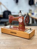 Antieke speelgoed USSR Sovjet naaimachine, Ophalen of Verzenden