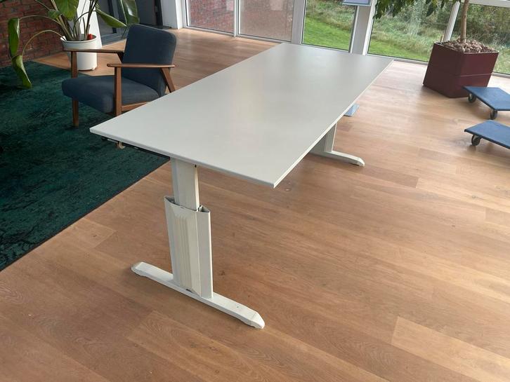Drentea In Hoogte Verstelbaar Bureau, Huis en Inrichting, Bureaus, Gebruikt, Stabureau, In hoogte verstelbaar, Ophalen
