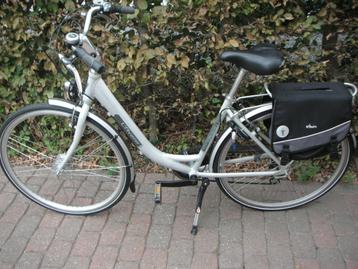 Damesfiets beschikbaar voor biedingen