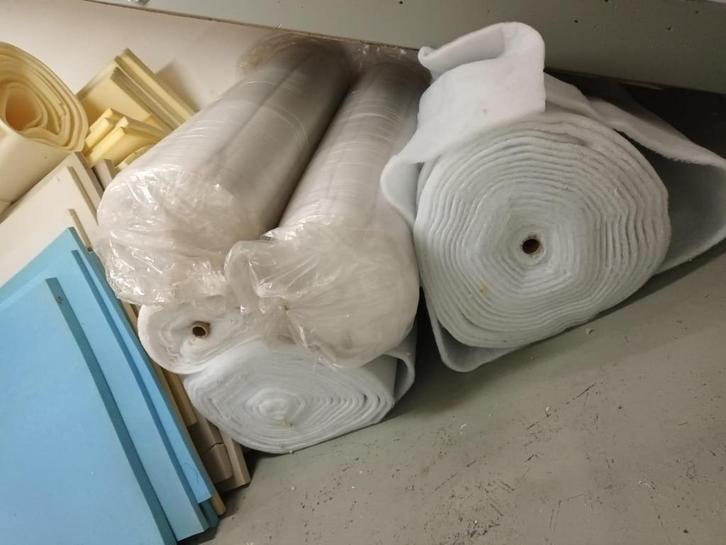 MOET WEG - Restpartij Kussenproductie - Materialen, Zakelijke goederen, Machines en Bouw | Industrie en Techniek, Ophalen