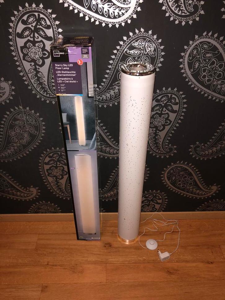 Livarno home led lamp met sterrenhemel effect, Huis en Inrichting, Lampen | Vloerlampen, Nieuw, Minder dan 100 cm, Kunststof, Ophalen