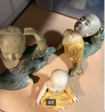 Yoga Monnik figuren beschikbaar voor biedingen