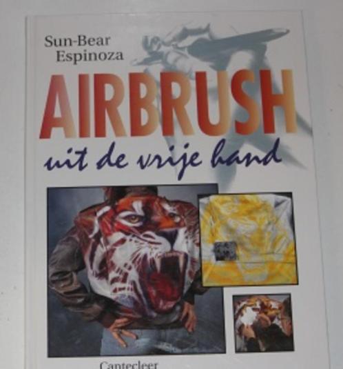 Airbrush uit de vrije hand 131444, Boeken, Hobby en Vrije tijd, Zo goed als nieuw, Tekenen en Schilderen, Ophalen of Verzenden