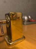 El Casco puntenslijper, Ophalen