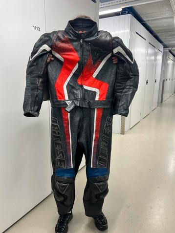 Dainese lerenpak maat 56 beschikbaar voor biedingen