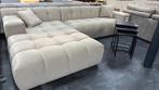 Luxe design hoekbank in zandkleur met diepe loungez, 125 cm of meer, Nieuw, 125 cm of meer, Ophalen of Verzenden