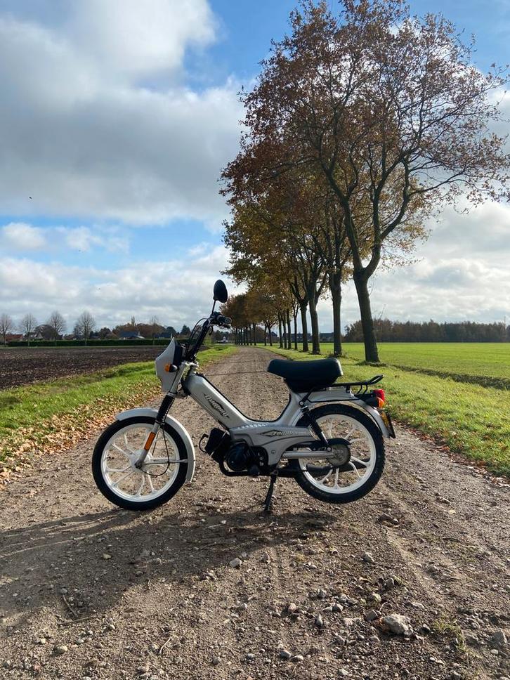 Tomos quadro, Fietsen en Brommers, Brommers | Tomos, Zo goed als nieuw, Quadro, Maximaal 25 km/u, Ophalen