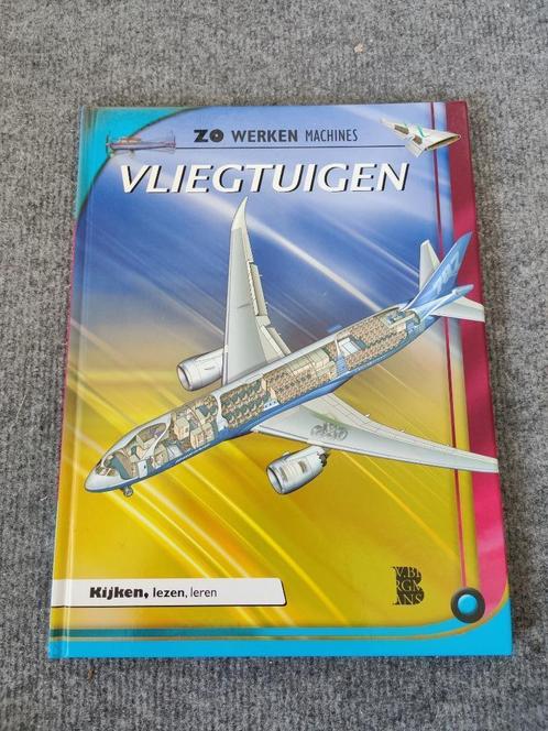 Boek Vliegtuigen / Zo werken machines, Boeken, Kinderboeken | Jeugd | onder 10 jaar, Gelezen, Ophalen