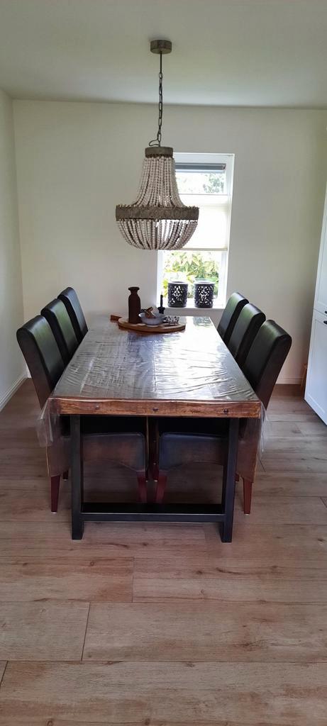 Industriële, robuuste tafel met 6 stoelen - Nieuwstaat!, Huis en Inrichting, Tafels | Eettafels, Zo goed als nieuw, 50 tot 100 cm