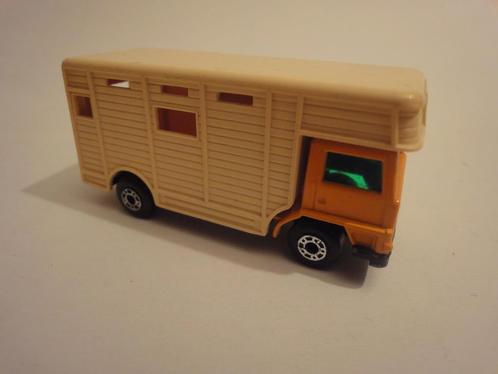 # Beige/gele Horse Box Matchbox #40, Hobby en Vrije tijd, Modelauto's | Overige schalen, Bus of Vrachtwagen, Ophalen of Verzenden