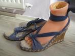 UGG uggs blauwe elegante sandaaltjes hak maat 39, UGG, Blauw, Zo goed als nieuw, Sandalen of Muiltjes