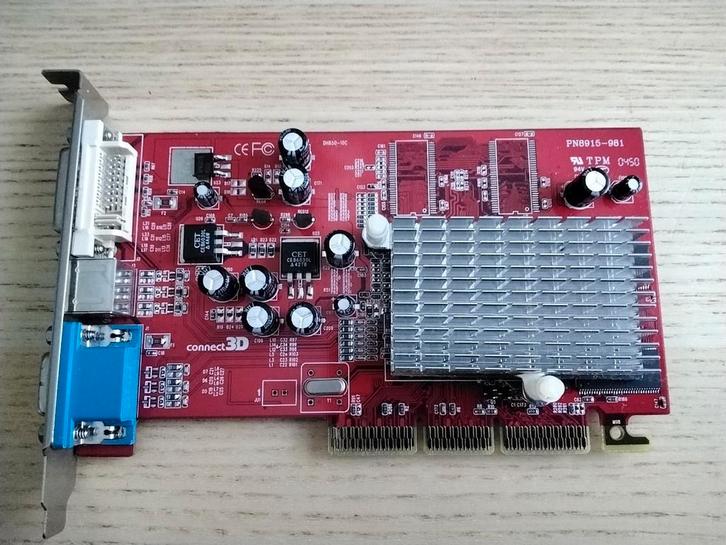 AGP kaart met ATI Radeon 9250 SE grafische chip, Computers en Software, Vintage Computers, Ophalen of Verzenden
