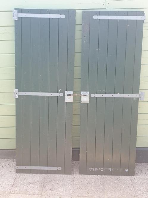 2 houten buitendeuren met schuifgrendels en scharnieren, Tuin en Terras, Tuinpoorten, Gebruikt, Draaipoort, Hout, Ophalen