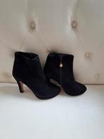 Enkellaarzen zwart hoge hak suede mt 37, Dieren en Toebehoren, Paarden en Pony's | Beschermers, Ophalen of Verzenden, Zo goed als nieuw