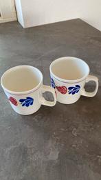 2 mokken van het Boerenbont servies, Huis en Inrichting, Ophalen of Verzenden, Zo goed als nieuw, Kop(pen) en/of Schotel(s), Aardewerk