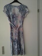Jurk zomer blauw tinten M, Ophalen of Verzenden, Zo goed als nieuw, Onder de knie