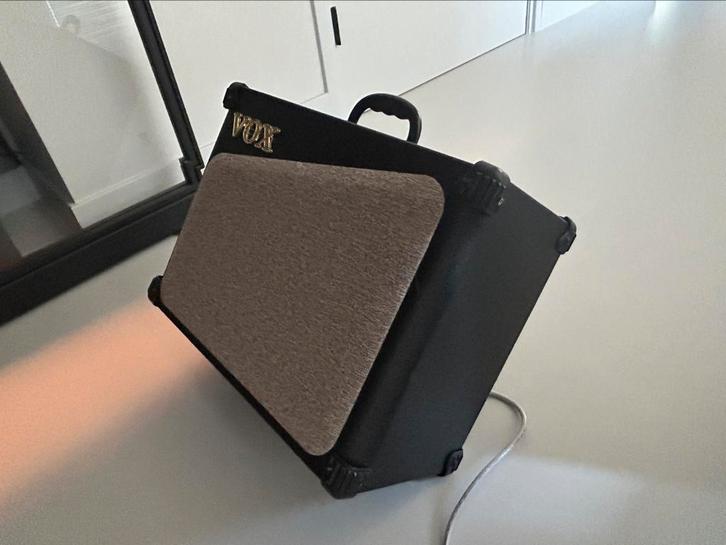 Vox AV 15, buizenversterker, inclusief hoes, Muziek en Instrumenten, Versterkers | Bas en Gitaar, Zo goed als nieuw, Minder dan 50 watt