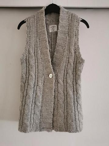 H&M kabelvest met lamswol en angora mt. M beschikbaar voor biedingen