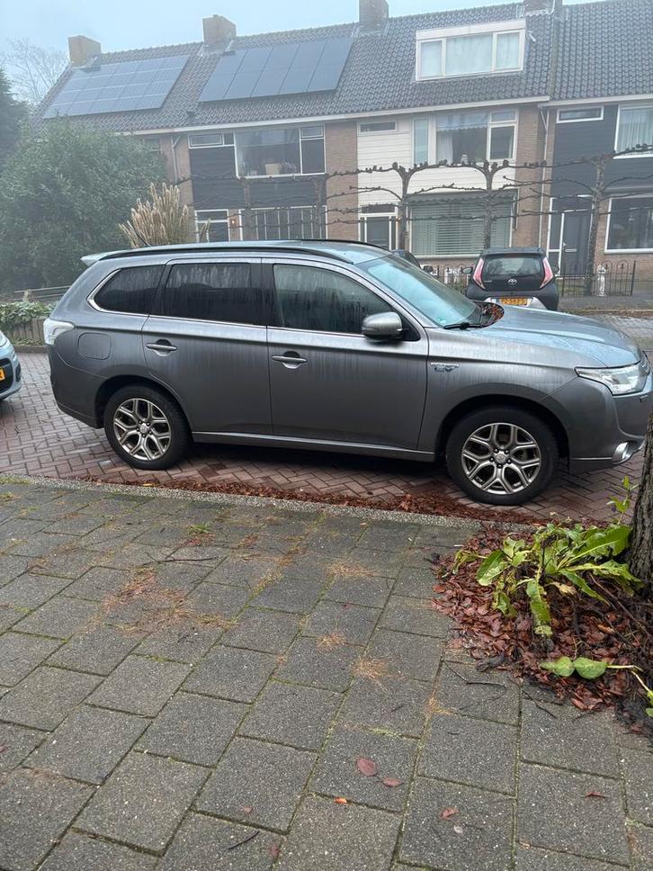 Mitsubishi Outlander 2.0 Dohc Mivec Phev 203pk 4WD CVT 5P, Auto's, Mitsubishi, Particulier, Outlander, 4x4, ABS, Achteruitrijcamera