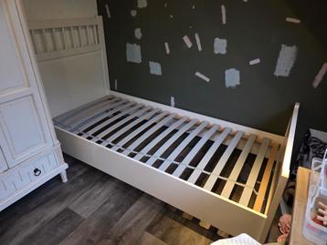 1 persoonsbed, bed met lattenbodem 200x90cm  beschikbaar voor biedingen