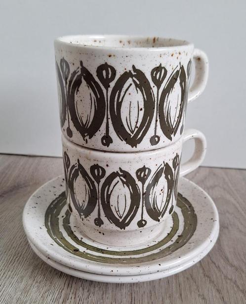 Twee kop en schotels Biltons England jaren 70 groen, Antiek en Kunst, Antiek | Servies los, Ophalen of Verzenden