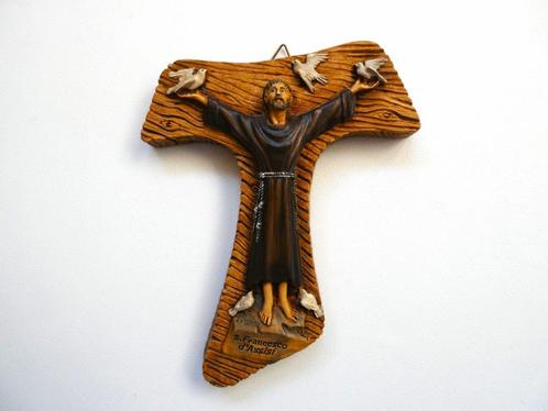 Kruisbeeld van Sint Franciscus uit Assisi gesigneerd, Antiek en Kunst, Antiek | Religie, Ophalen of Verzenden