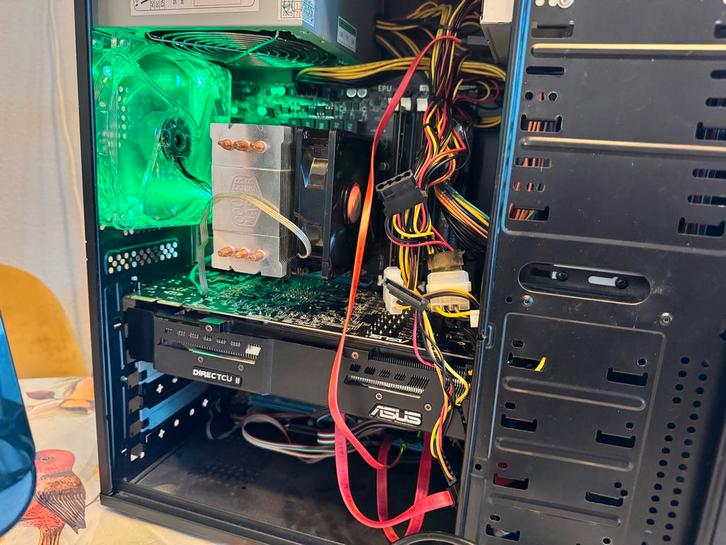 Desktop PC Intel i5, 8GB RAM, 256GB SSD, Windows 10, Computers en Software, Desktop Pc's, Gebruikt, Onbekend, SSD, 8 GB, Met videokaart