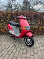 Piaggio quartz 50cc 2 takt 14669 kilometer opknapper, Fietsen en Brommers, Ophalen, Zo goed als nieuw