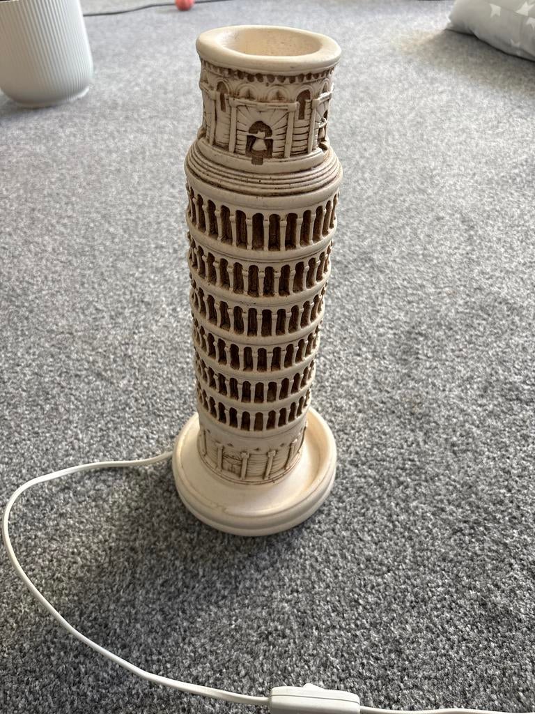 Toren van Pisa Lamp, Ophalen