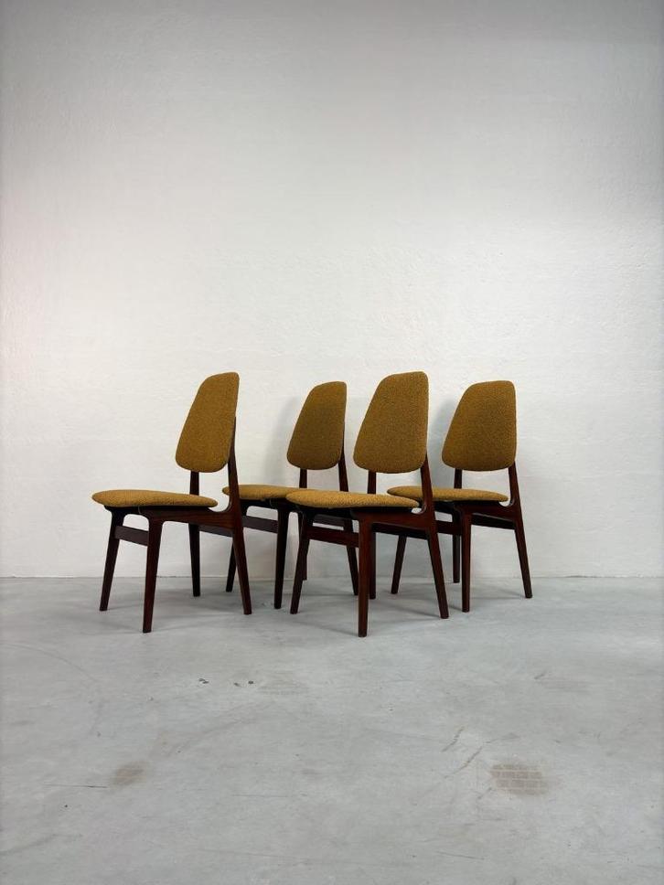 Set Vintage Eetkamerstoelen van Brødrene Sørheim, Huis en Inrichting, Stoelen, Zo goed als nieuw, Vier, Hout, Stof, Overige kleuren