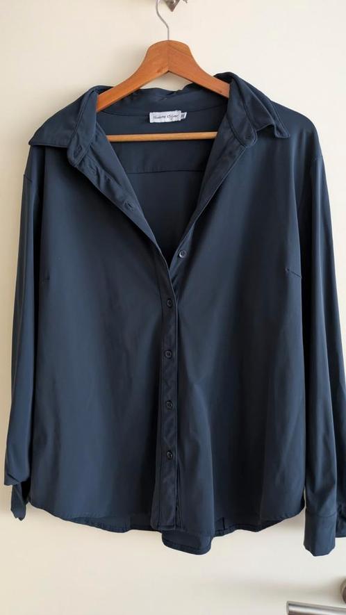 Nicolette Kluijver travelstof Blouse. Dark Navy. Maat XXL, Kleding | Dames, Blouses en Tunieken, Zo goed als nieuw, Maat 46/48 (XL) of groter