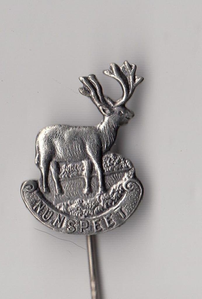 Nunspeet Hert speldje, Verzamelen, Speldjes, Pins en Buttons, Gebruikt, Speldje of Pin, Overige onderwerpen, Ophalen of Verzenden