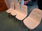 4 witte stoelen gratis af te halen, Ophalen
