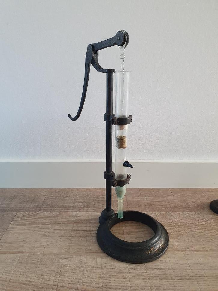 Laboratorium / Scheikundig instrument Leybold-zuigpomp,1860, Antiek en Kunst, Antiek | Gereedschap en Instrumenten, Ophalen of Verzenden