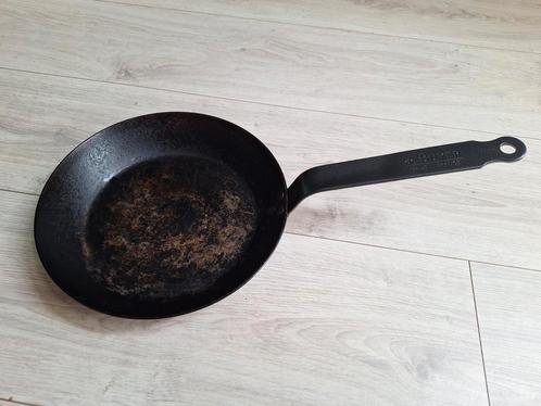De Buyer Carbon Koekenpan 24 cm, Huis en Inrichting, Keuken | Potten en Pannen, Gebruikt, Wok, Ophalen of Verzenden