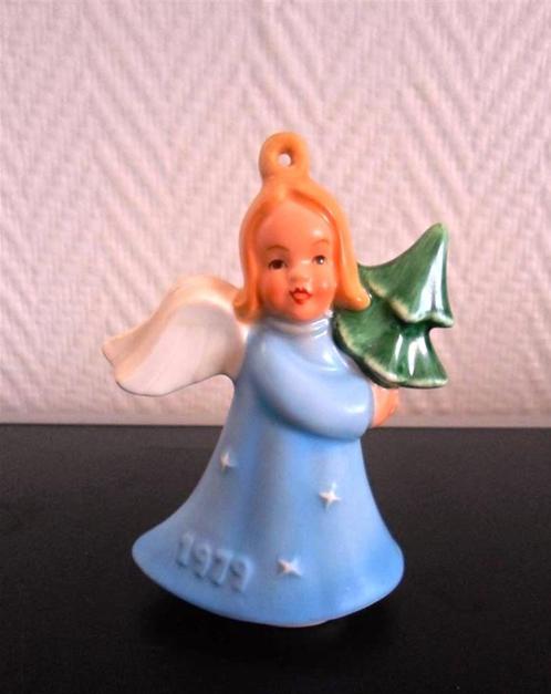 Blauw porseleinen Engel. Jaaruitgave 1979. Goebel W. Germany, Verzamelen, Beelden en Beeldjes, Zo goed als nieuw, Ophalen of Verzenden