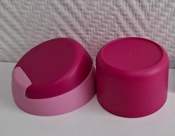 Doppen beker, Tupperware beschikbaar voor biedingen