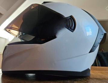 Helm in  nieuw staat! beschikbaar voor biedingen