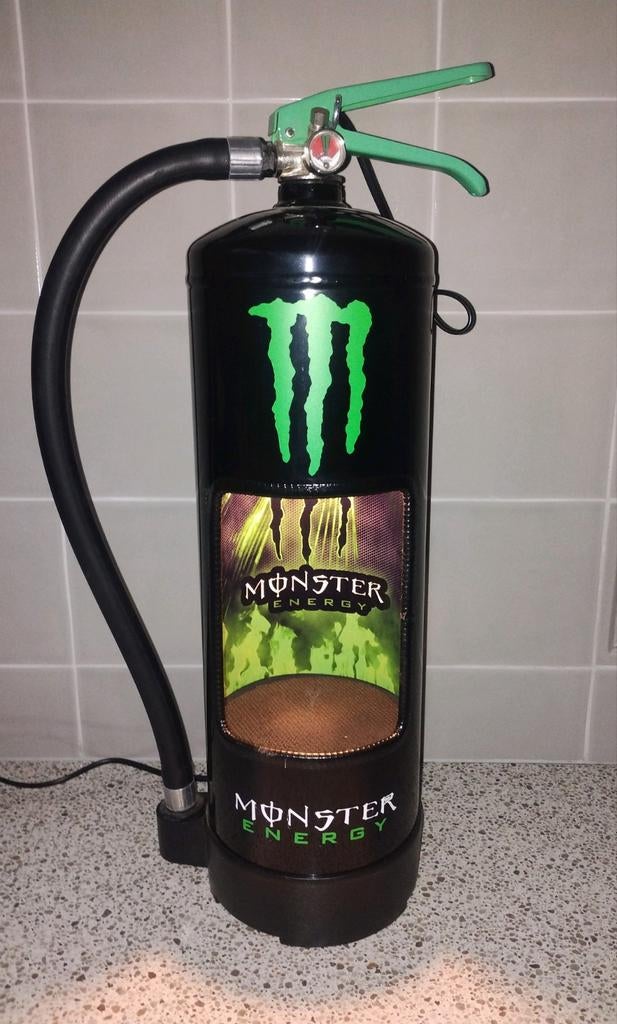 Monster Energy drink reclame display brandblusser, Ophalen of Verzenden, Nieuw, Reclamebord