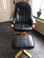 Zwarte fauteuil met voetenbank, Ophalen, Gebruikt, Minder dan 75 cm, 50 tot 75 cm