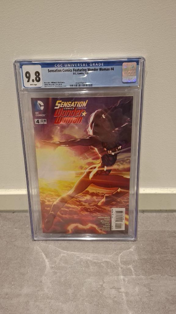 Sensation Comics Featuring Wonder Woman #4 – CGC 9.8 Graded, Boeken, Strips | Comics, Zo goed als nieuw, Eén comic, Amerika, Ophalen of Verzenden