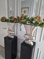 2 Pilaren zuilen met colmore metaal vazen kunstbloemen, Overige materialen, Overige kleuren, Ophalen of Verzenden, Zo goed als nieuw