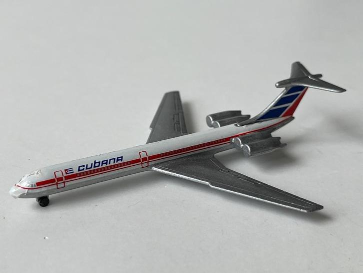 Schabak 1:600 - Ilushin IL62, Verzamelen, Luchtvaart en Vliegtuigspotten, Zo goed als nieuw, Schaalmodel, Ophalen of Verzenden