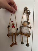 Beeldje kip en schaap op schommel, Verzamelen, Beelden en Beeldjes, Ophalen of Verzenden, Zo goed als nieuw, Dier