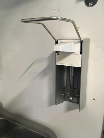 Zeep- of alcohol dispenser beschikbaar voor biedingen