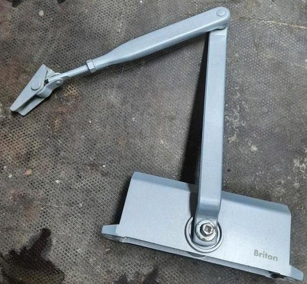 Deurdranger - Briton'deursluiter'dranger, Doe-het-zelf en Verbouw, Isolatie en Afdichting, Nieuw, Overige materialen, Ophalen