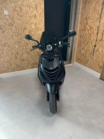 Piaggio zip 80cc black on black + turbokit, Fietsen en Brommers, Scooters | Piaggio, Ophalen, Gebruikt, Maximaal 45 km/u, Zip